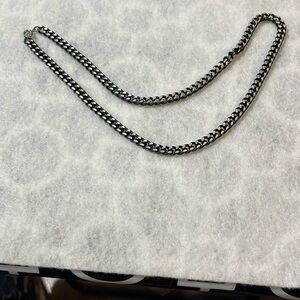 Sarah Coventry Vintage Quality Aluminum Black/Silvertone 24 1/4” Unisex Necklace